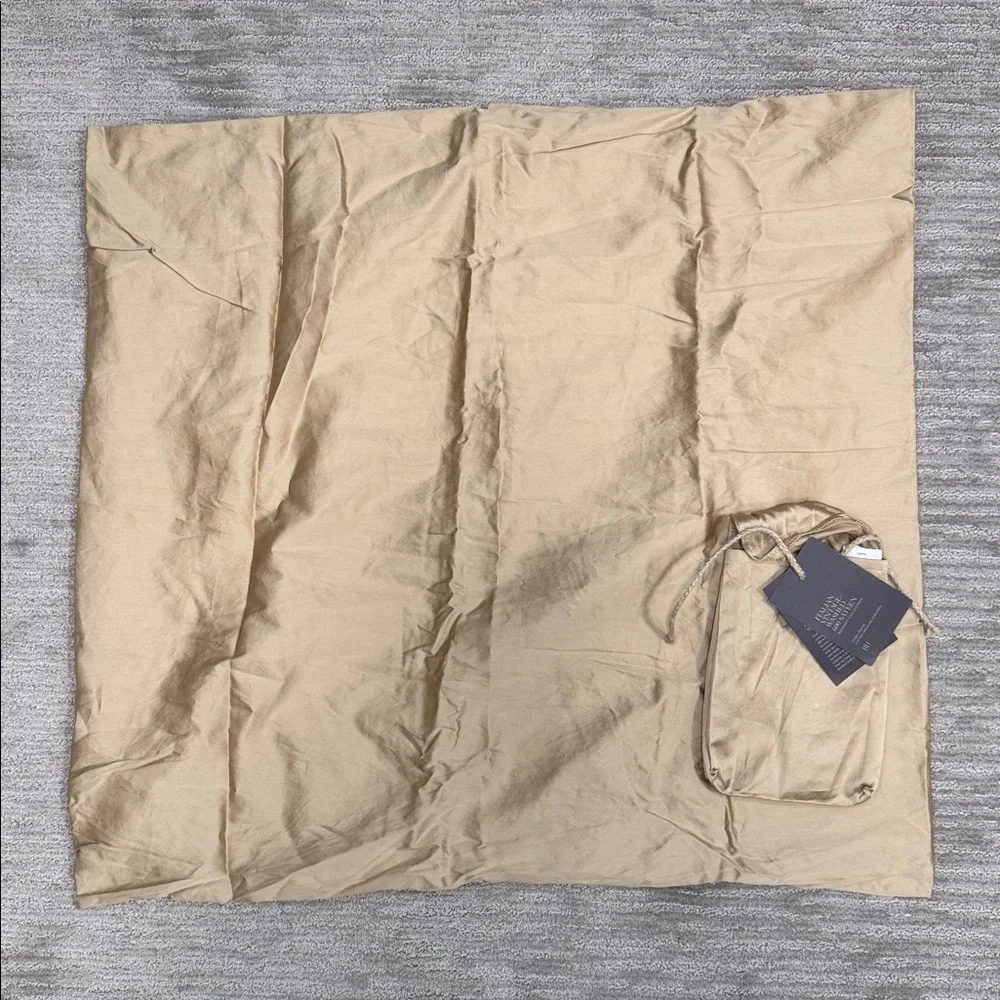 RH ITALIAN ULTRA-SOFT 600-THREAD-COUNT SATEEN KNIFE-EDGE SHAM NWT in Wheat